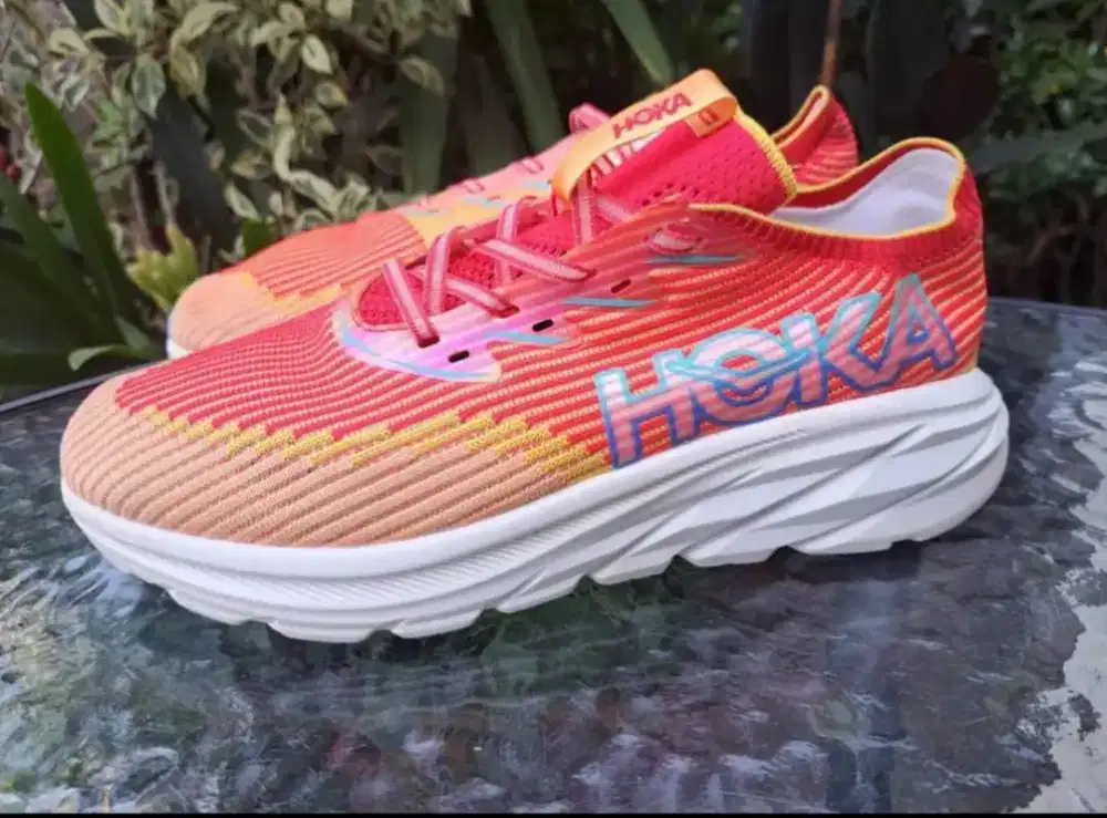Sepatu Hoka brand in like new no 45.5