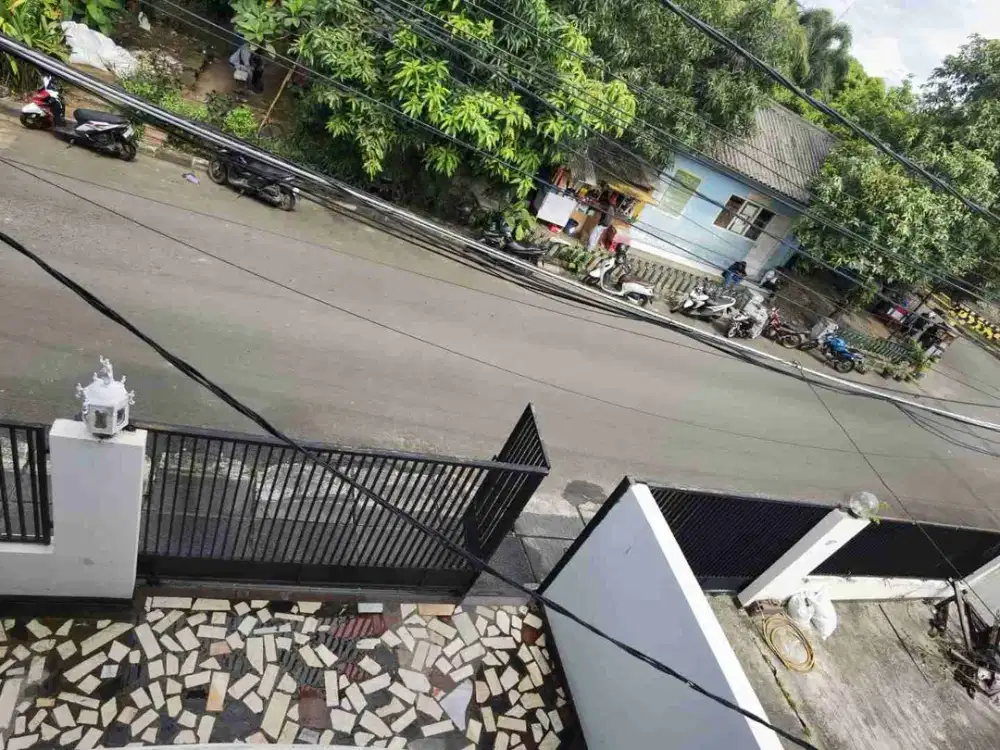 Dijual Rumah 2 Lantai di Taman Aries – Bangunan Luas, Siap Huni, Lokasi Strategis