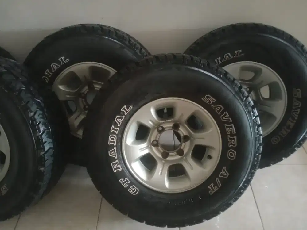 Ban Nissan Terrano Original