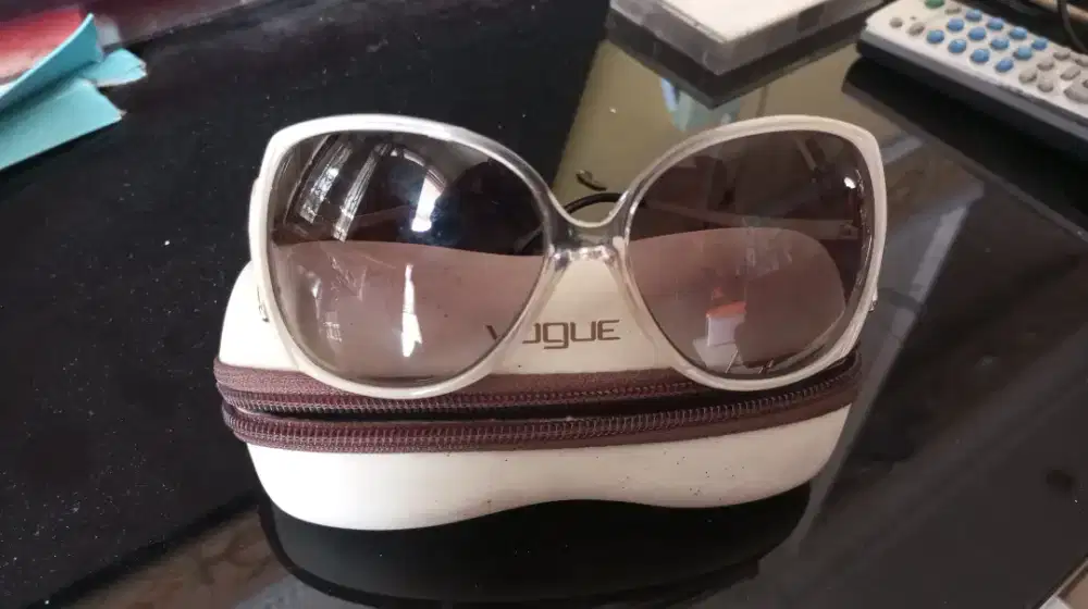 Kacamata wanita vogue