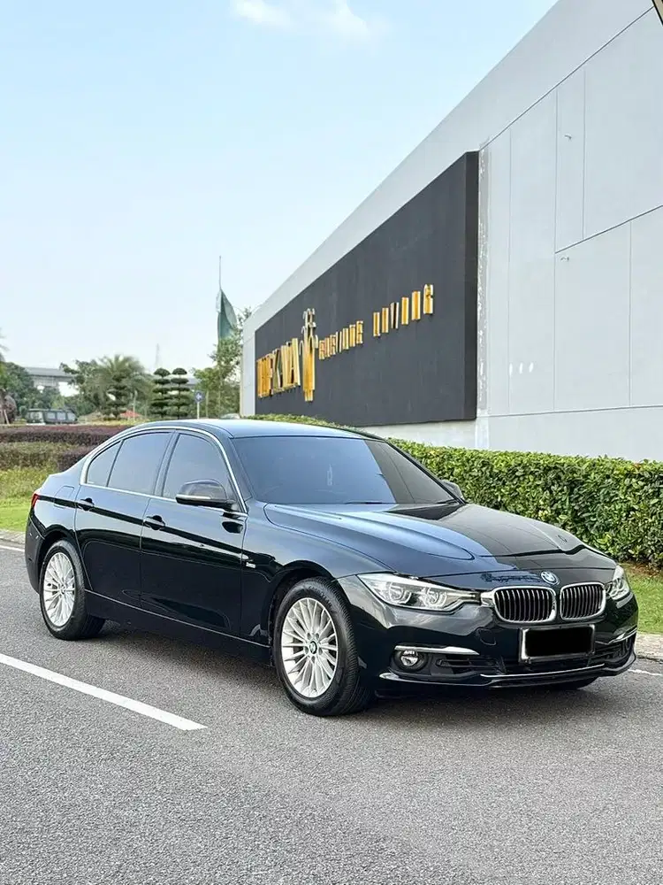 SEKALI LIAT PASTI SUKA! BMW F30 ( LCI ) 320i 2.0 Luxury B48 A/T 2018