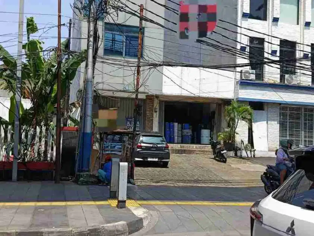 Disewakan Ruko Strategis Siap Huni di Rawamangun Jakarta Timur