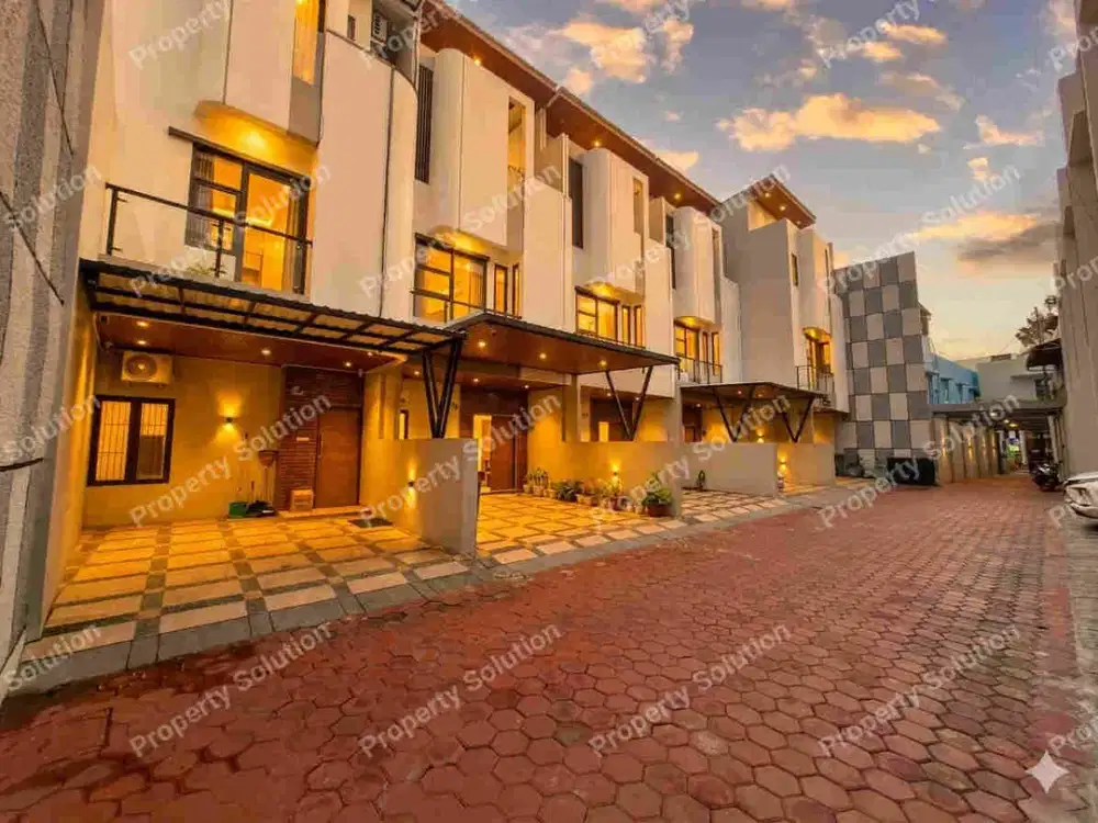 RUMAH DITENGAH KOTA JAKARTA STRATEGIS MANTAP