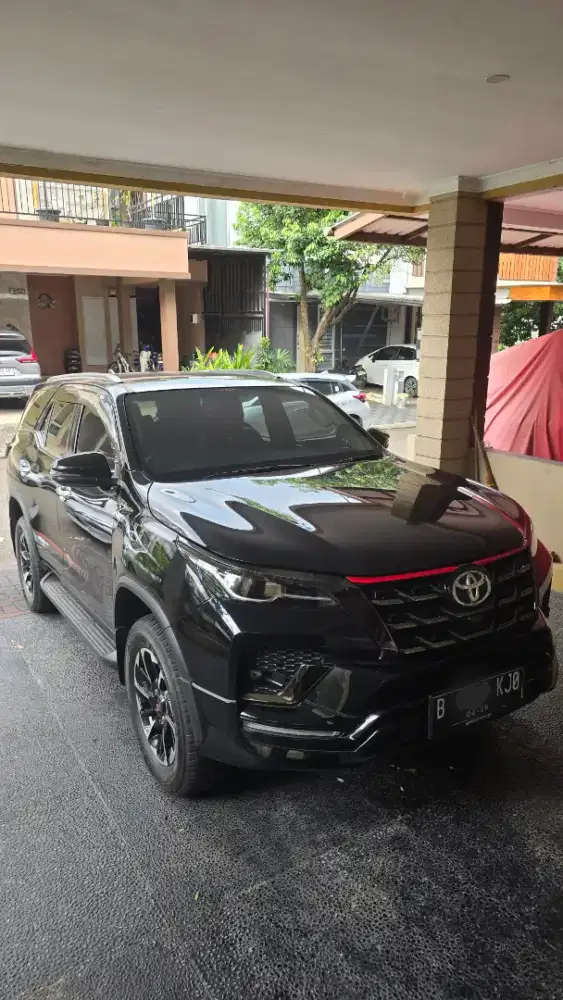 TOYOTA FORTUNER 4x2 2.4 VRZ A/T TRD SPORTIVO DIESEL 2021