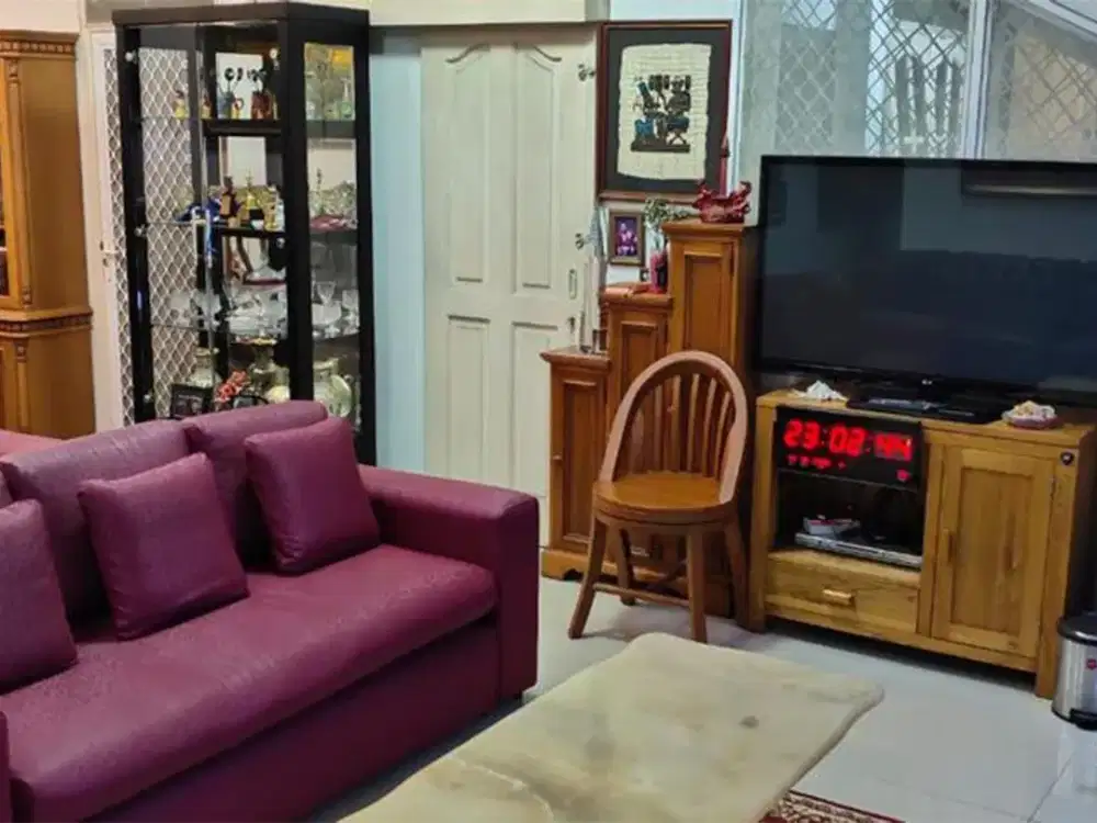 Rumah Hitung Tanah di Jual di area Tegal Parang Jakarta Selatan