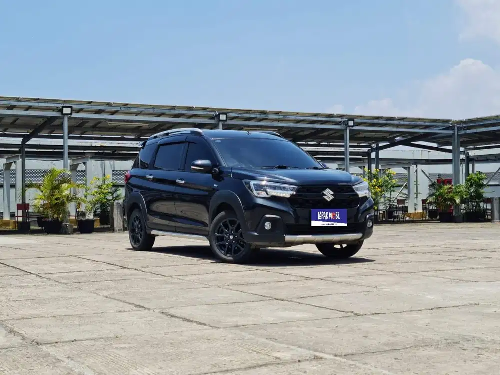 Suzuki XL7 ALPHA HYBRID 1.5 MATIC AT 2025 Hitam KM 28RB