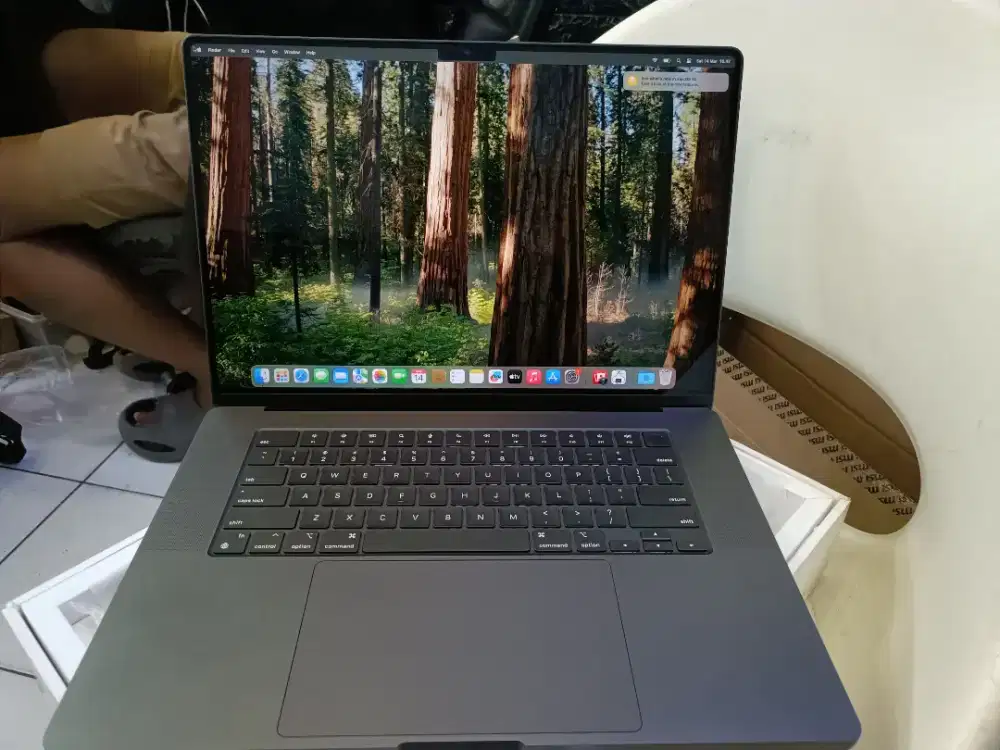 Apple MacBook Pro M3 18/512gb resmi iBox mulus banget fulset no minus