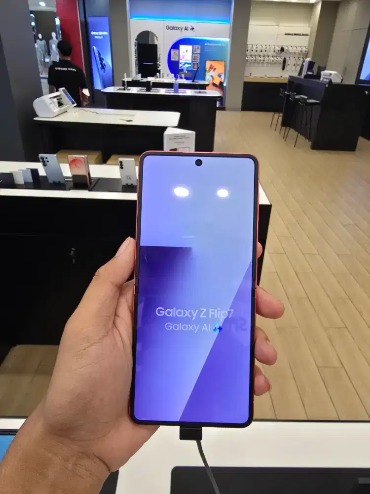 Samsung Galaxy Z Flip7