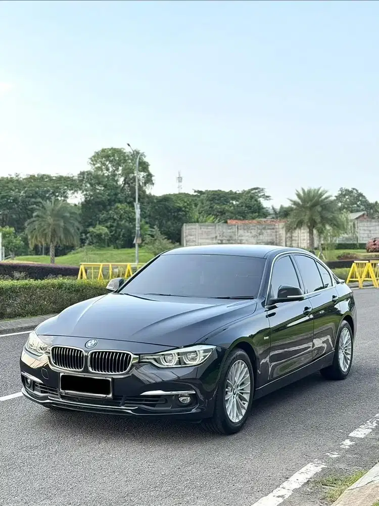 SEKALI LIAT PASTI SUKA! BMW F30 320i ( LCI ) 2.0 Luxury A/T 2018