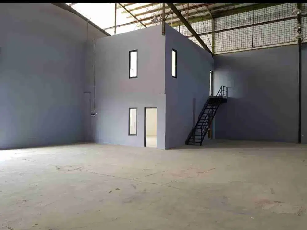 gudang disewa dekat jalan raya