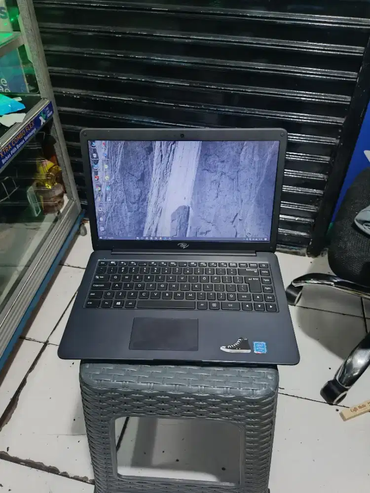 Laptop Itel Able -1 SSD
Laptop itel Able-1 Slim 4/256gb SSD