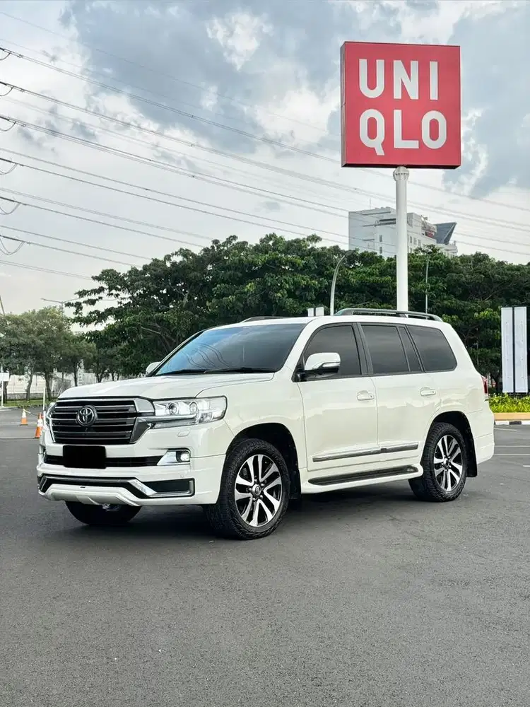 Land Cruiser VX200 Facelift 2014
