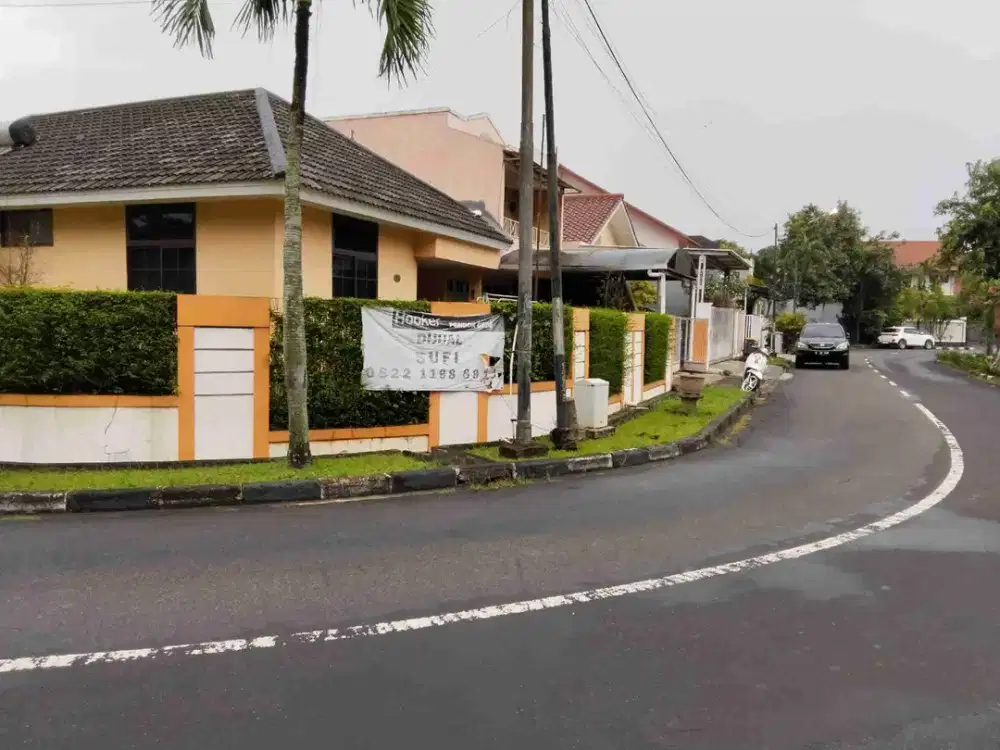 Rumah hook, akses 2 pintu gerbang tol perbatasan jakarta timur