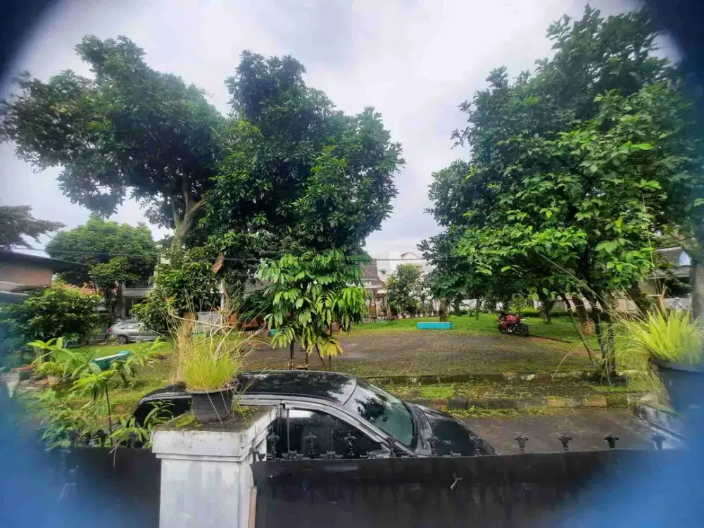 RUMAH MENGHADAP TAMAN BSD CITY