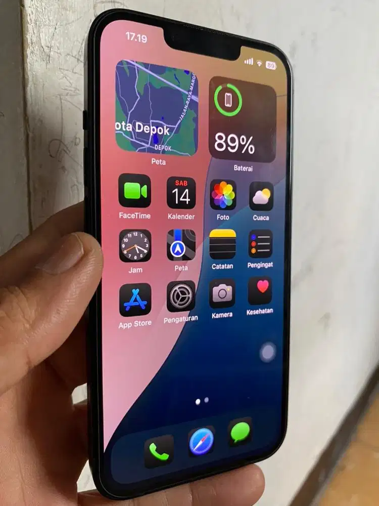 Iphone 13 bini orang