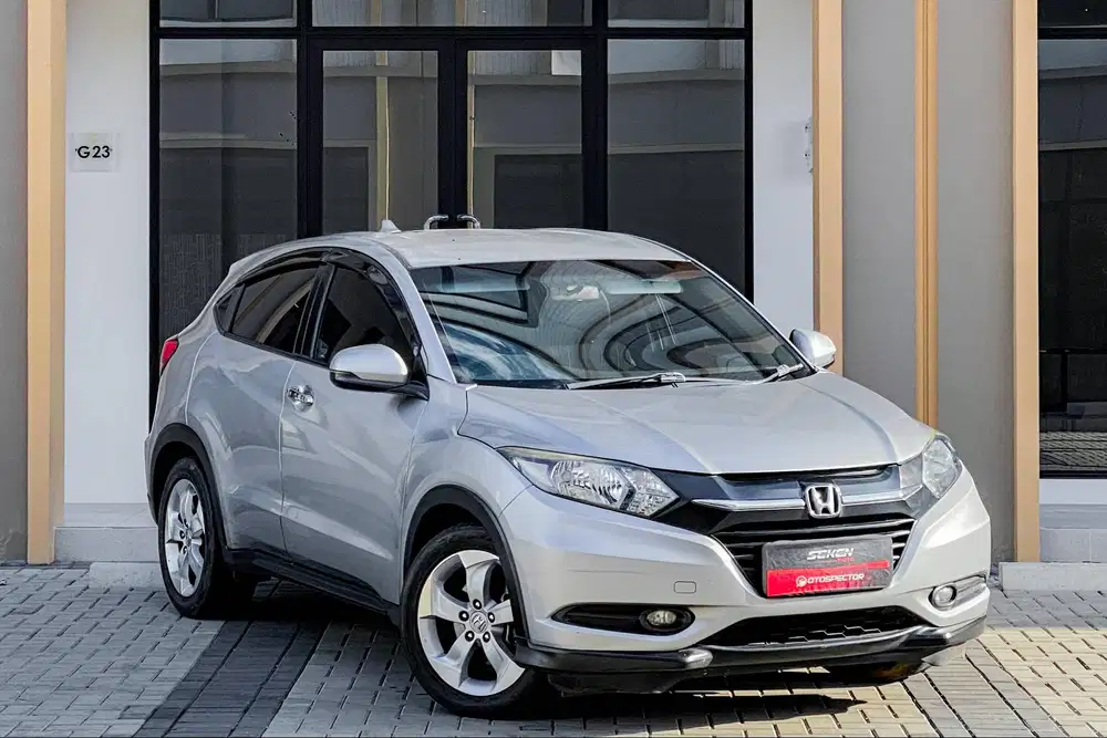 Honda HRV HR-V 1.5 E CVT Matic 2016 Abu Abu Metalik.