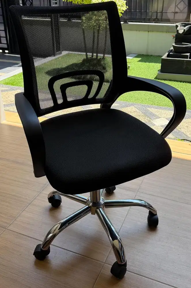 Kursi Bekas Zaki Working Chair Low Back Black Informa