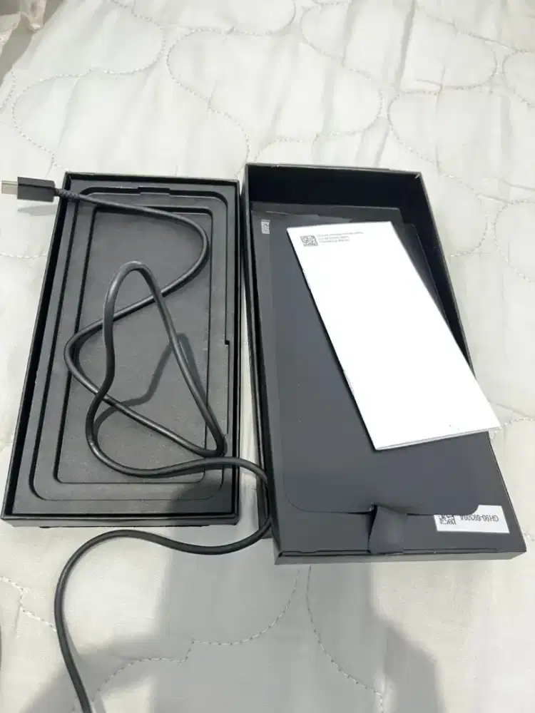 Samsung s24 FE pemakaia. Pribadi mulus