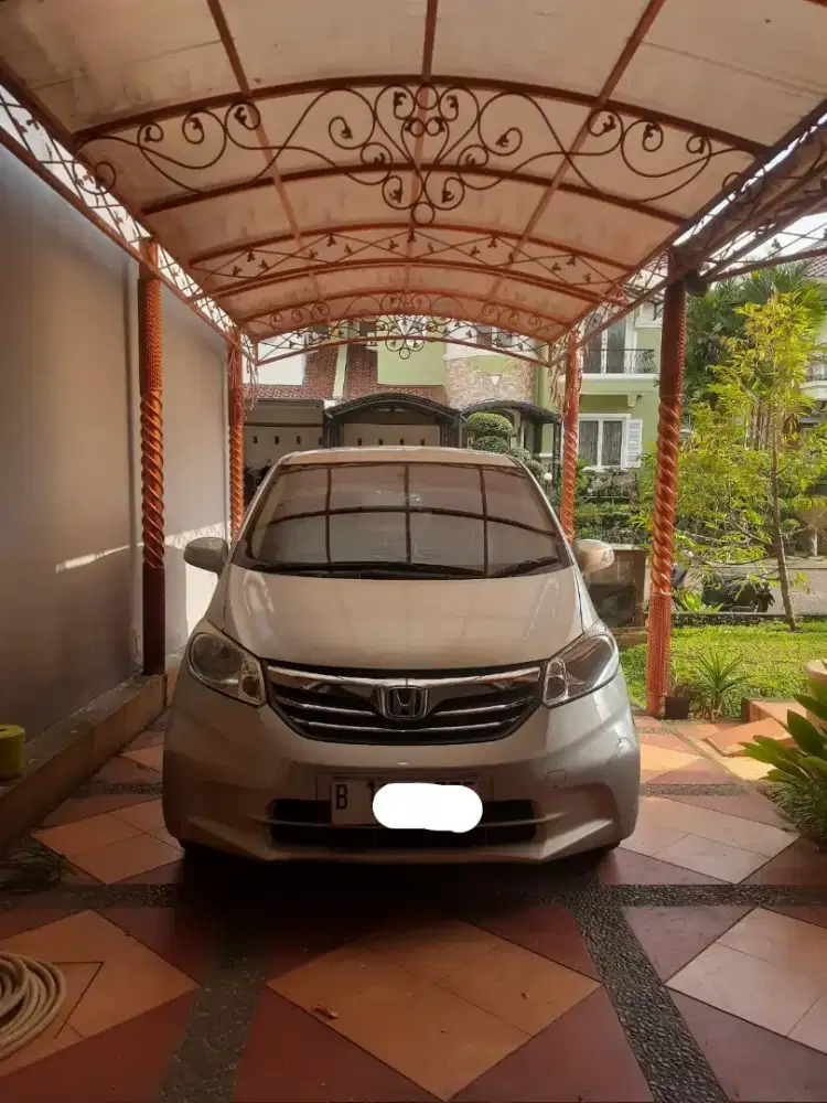 HONDA FREED TAHUN 2014