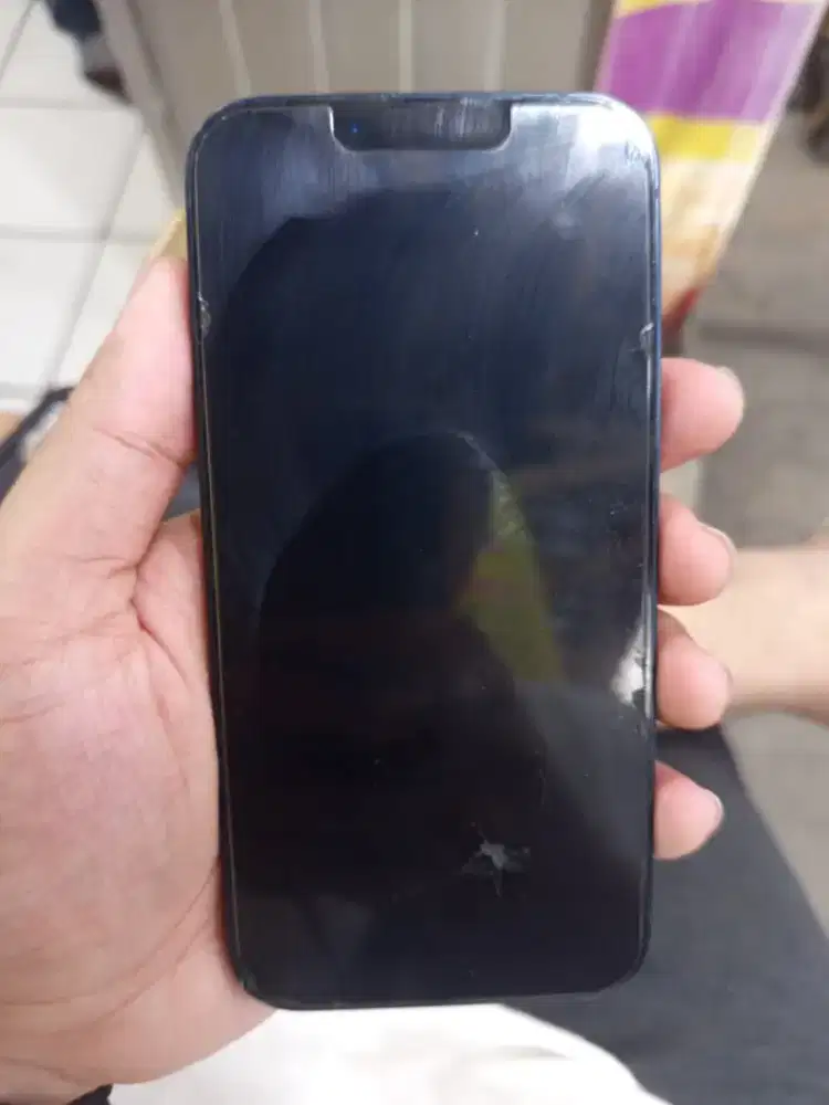 iPhone 13 128gb inter retak segaris.
