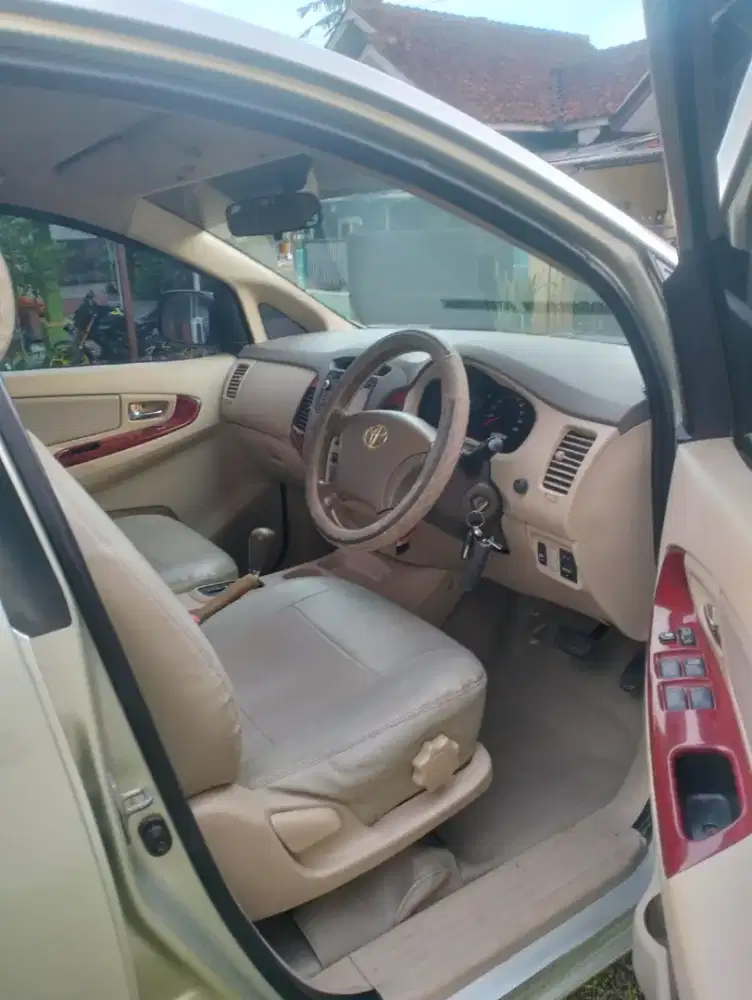 Kijang Innova V Matic 2006 Mulus