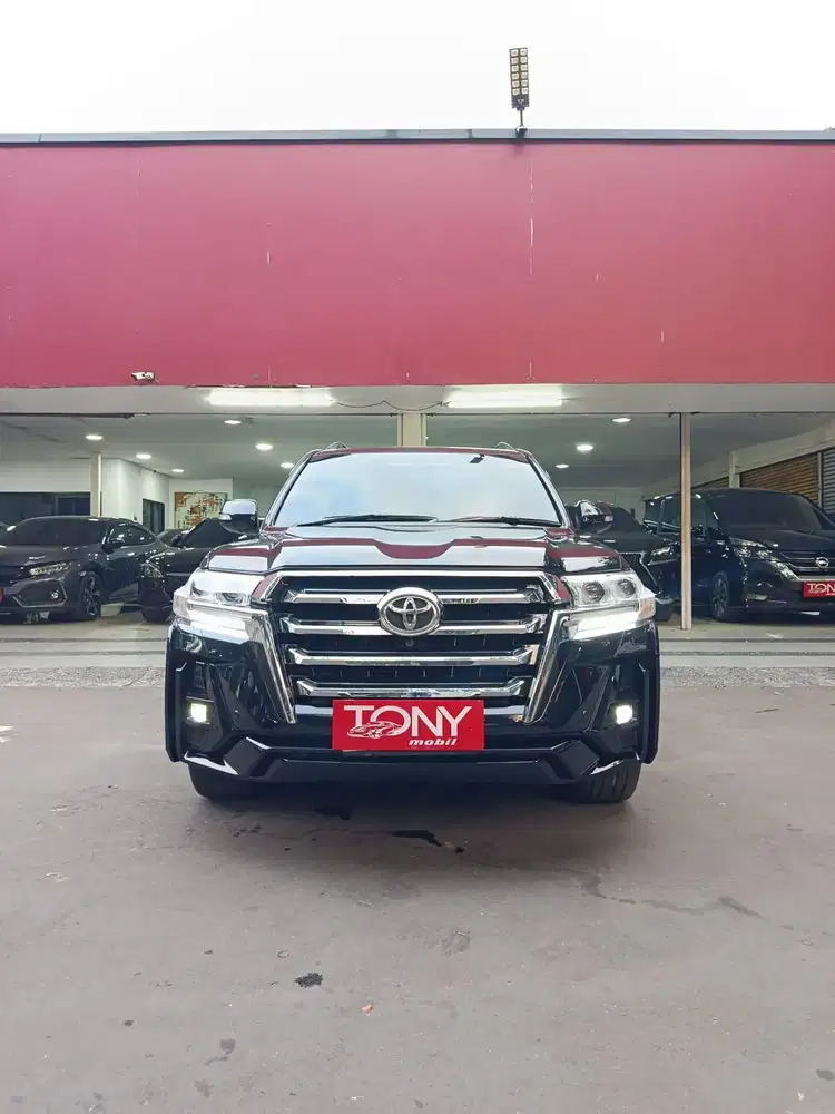 Toyota Land Cruiser 200 Full Spec ATPM 2012 Hitam