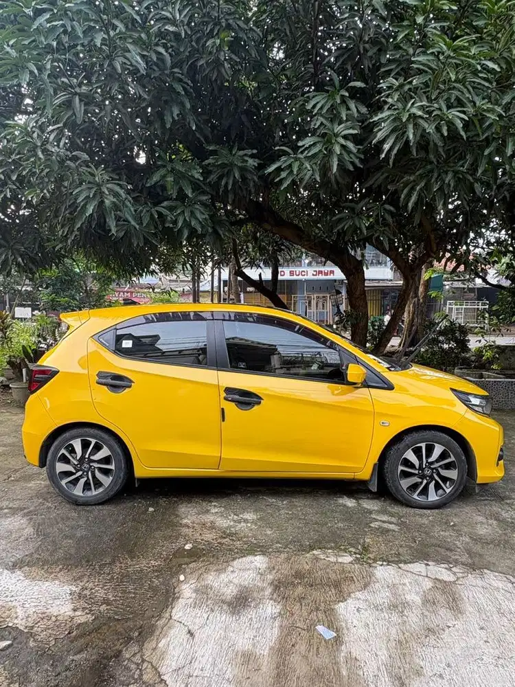 Honda Brio 1.2 E AT (Automatic) - Kuning