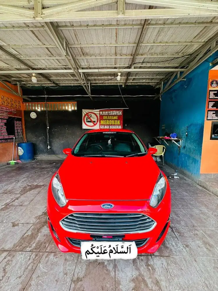 Ford fiesta trend merah matic