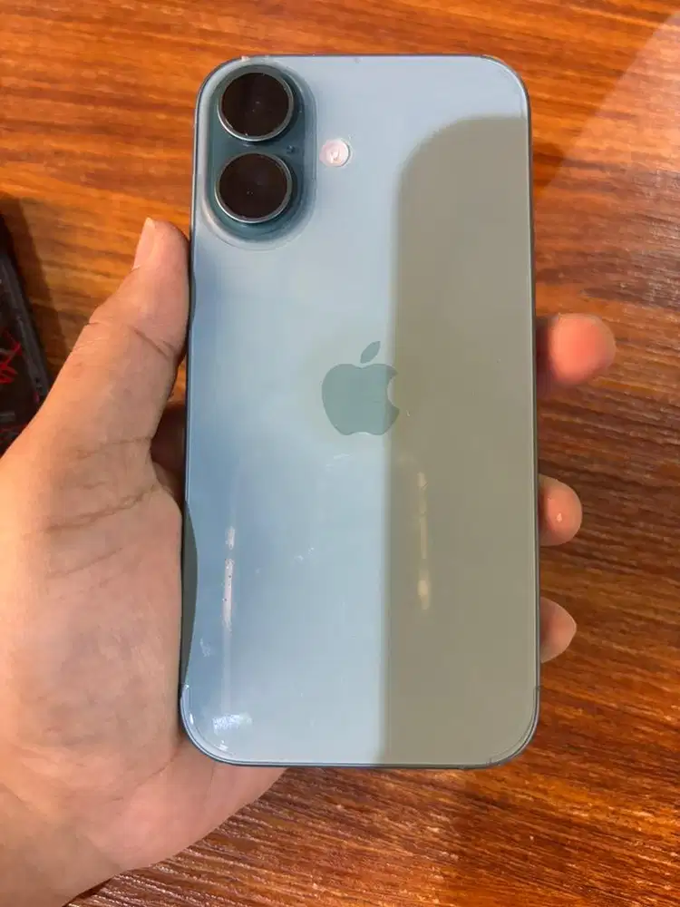 Iphone 16, Teal 128 garansi resmi sampai juni 2026,pemakaian pribadi