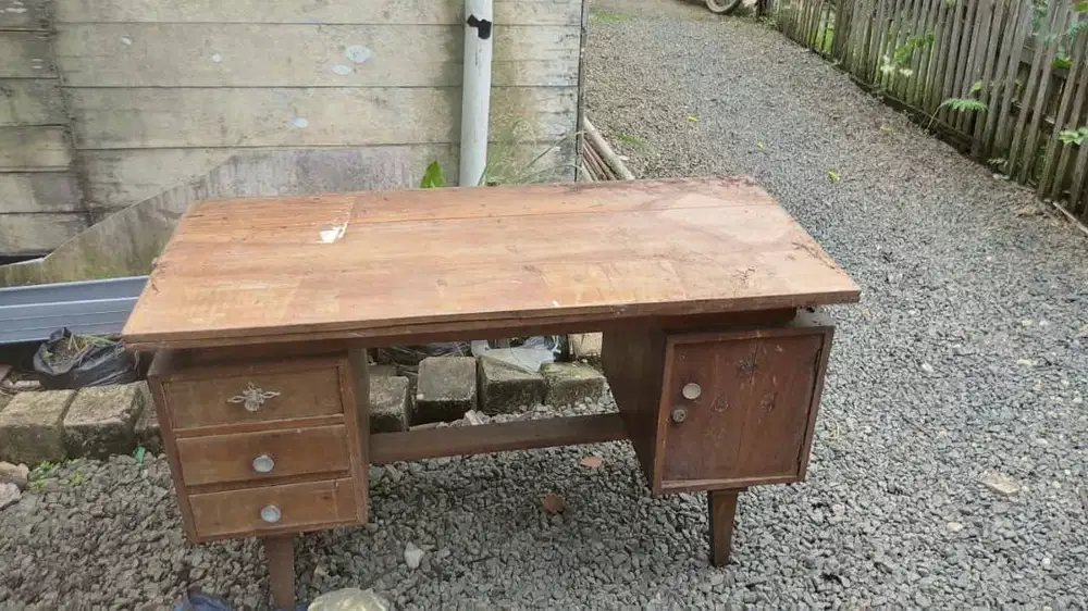 Lemari + Meja JATI ASLI KOKOH - Pemakaian 42 Tahun