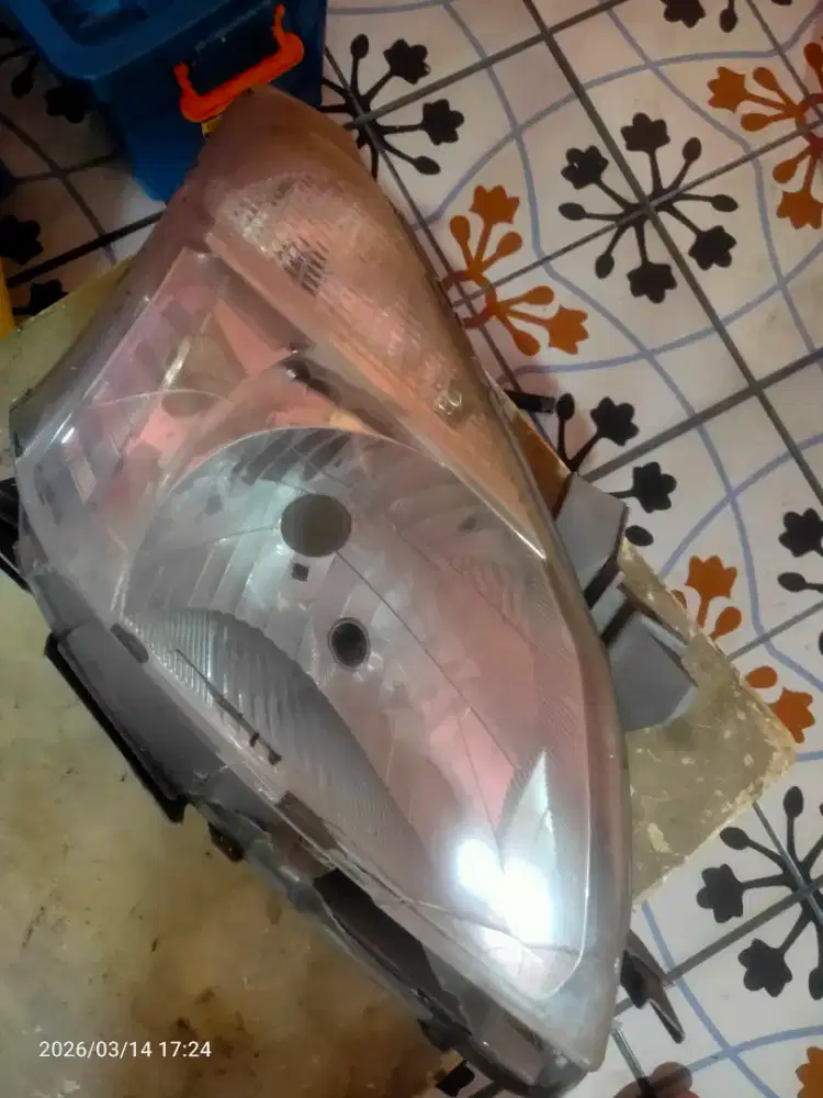 Headlamp toyota avanza original