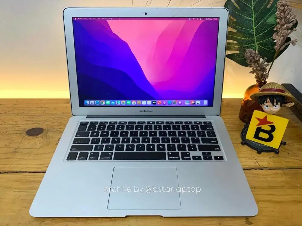 Macbook Air 13 inch 2017 Core i5 / 8 / 128 Cocok buat Nugas Elegant