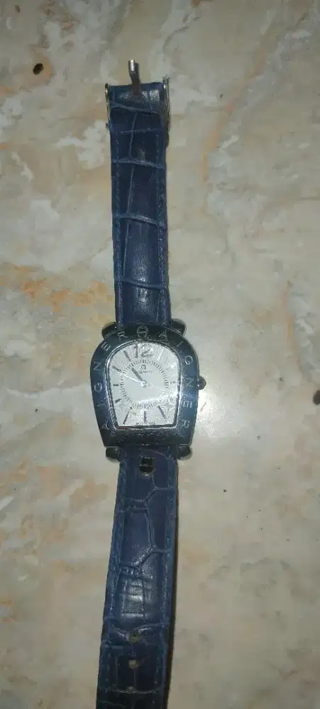 Jam tangan aigner