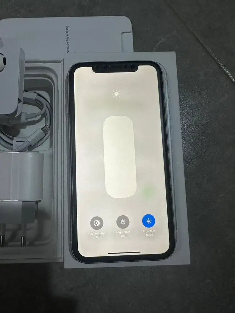 Iphone 11 White 128GB Resmi Ibox Lengkap
