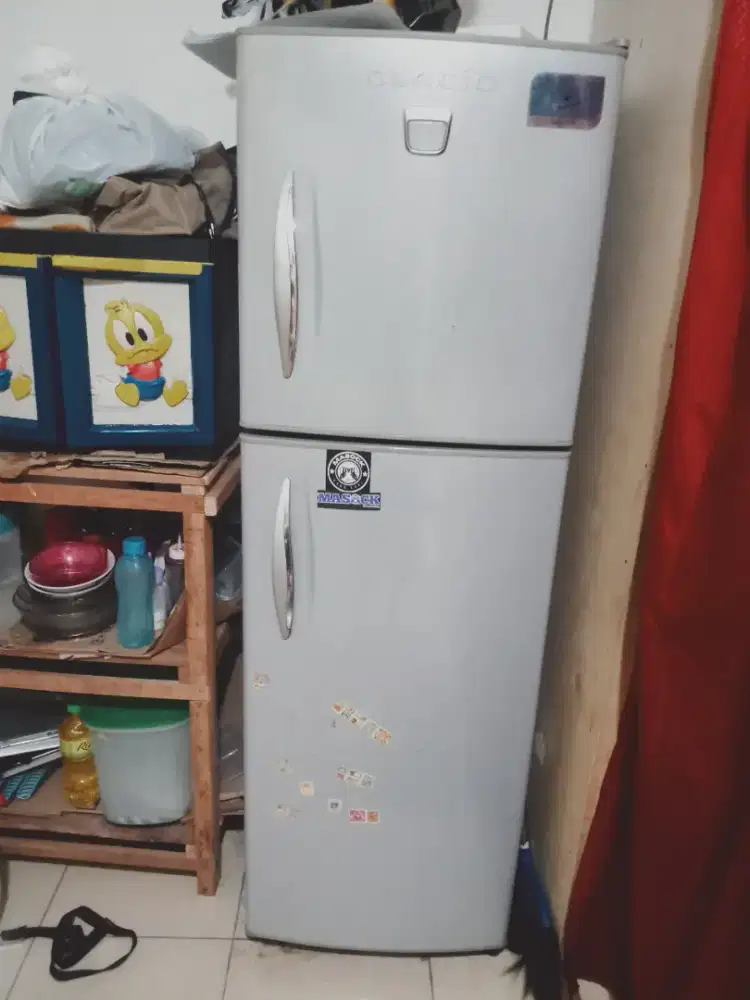 Kulkas Toshiba Glacio jumbo 2 pintu