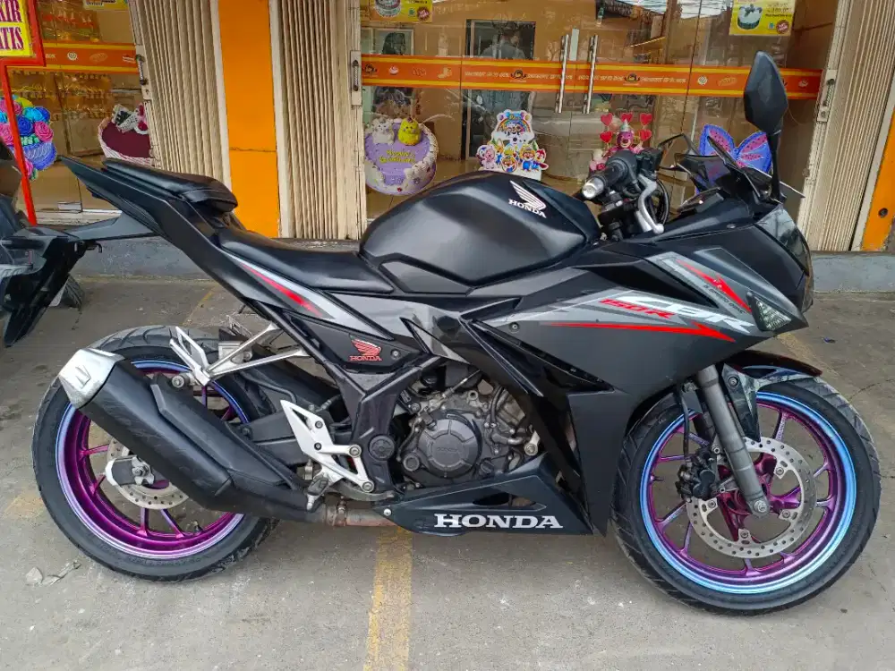 Honda CBR 150R Facelit LED Tahun 2018 PajakHidup Mesin Halus Siap Gass