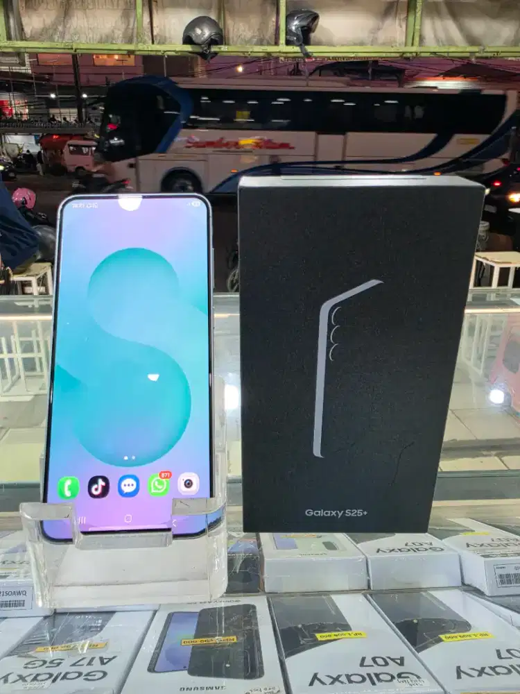 Samsung galaxy S25 plus ram 12 /512GB