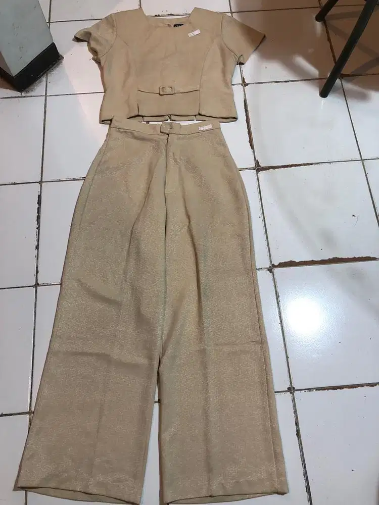 1 set atasan & bawahan