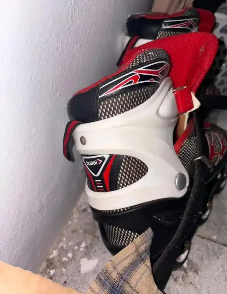 Dijual cepat sepatu roda dewasa MASIH BISA NEGO