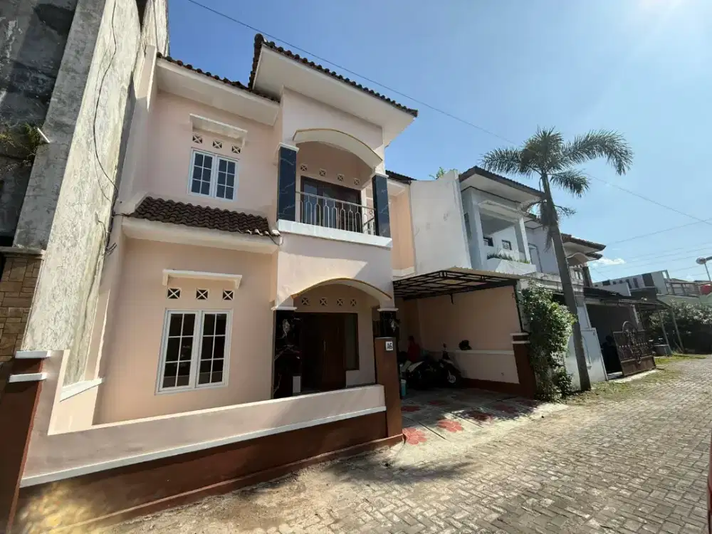 Rumah 2 lantai dalam Perumahan dkt Wirosaban, Karang Kajen, barat UAD