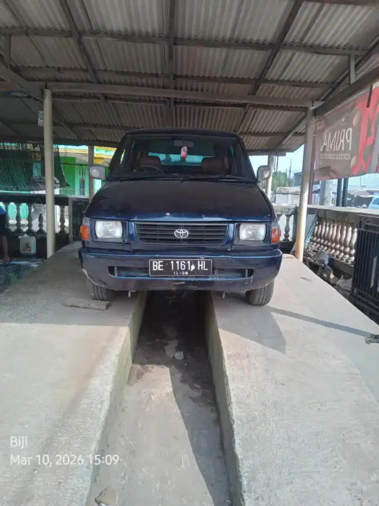 Toyota Kijang LX 1999