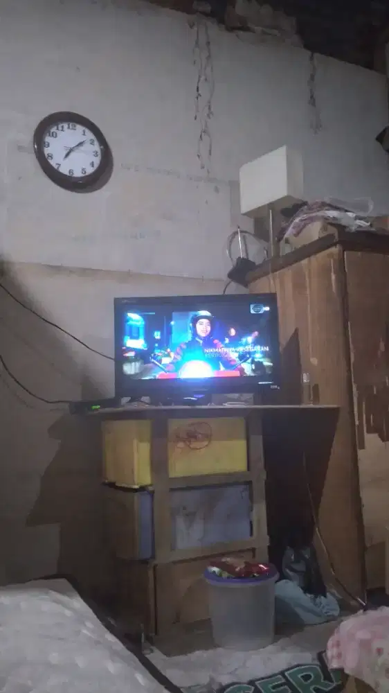 Televisi Polytron 24 inch