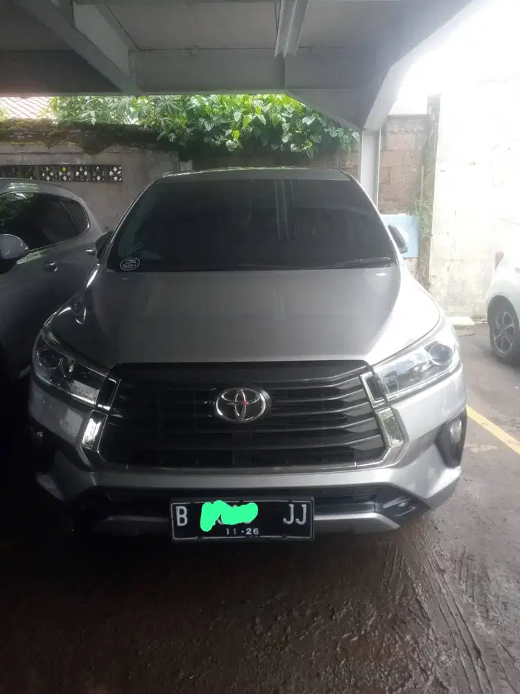 Innova 2.4 V A/T tng pertama