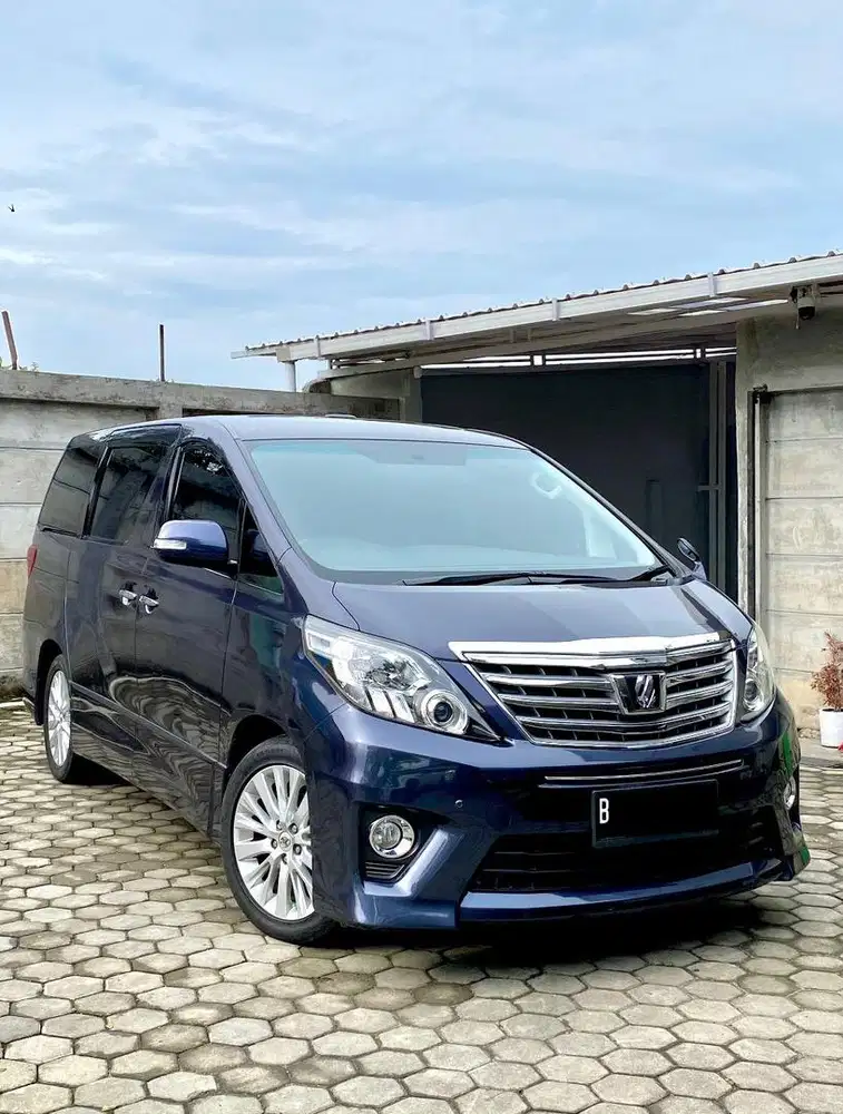 Toyota Alphard 2012