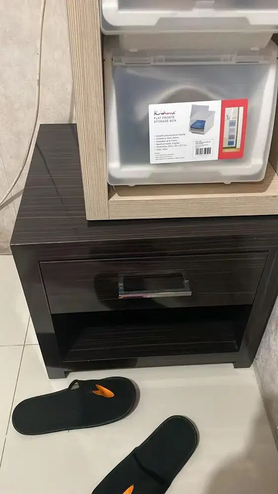 Dijual semua barang bekas lemari meja kayu sofa dll