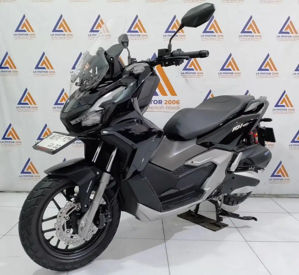 ADV 160 2025 LIKE NEW LOW KM 2025 (TT/CC 0%/KREDIVO/PAYLATER)