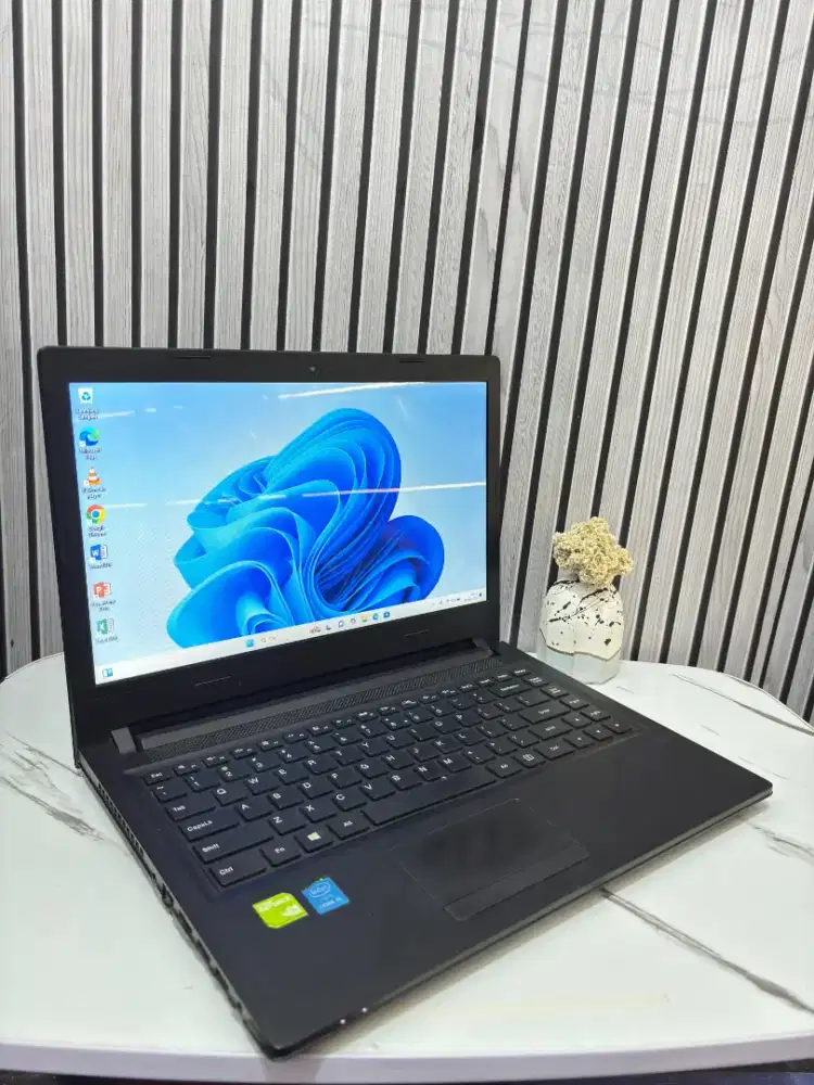 Lenovo V130-14IKB Core i3 Gen7 (14inch)Ram4Gb/Ssd256Gb/VGANvidia2Gb