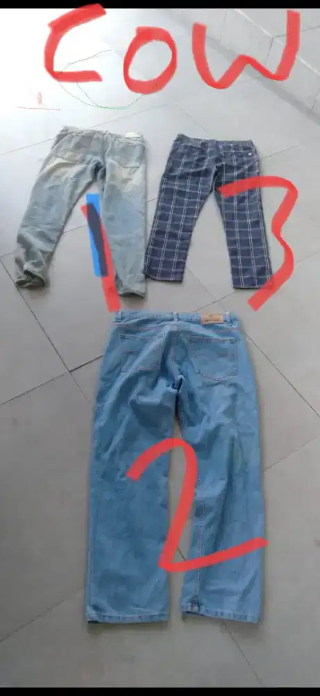 Di jual celana cow 6 buah  murah aja.  Wa dan hp no iklan ini