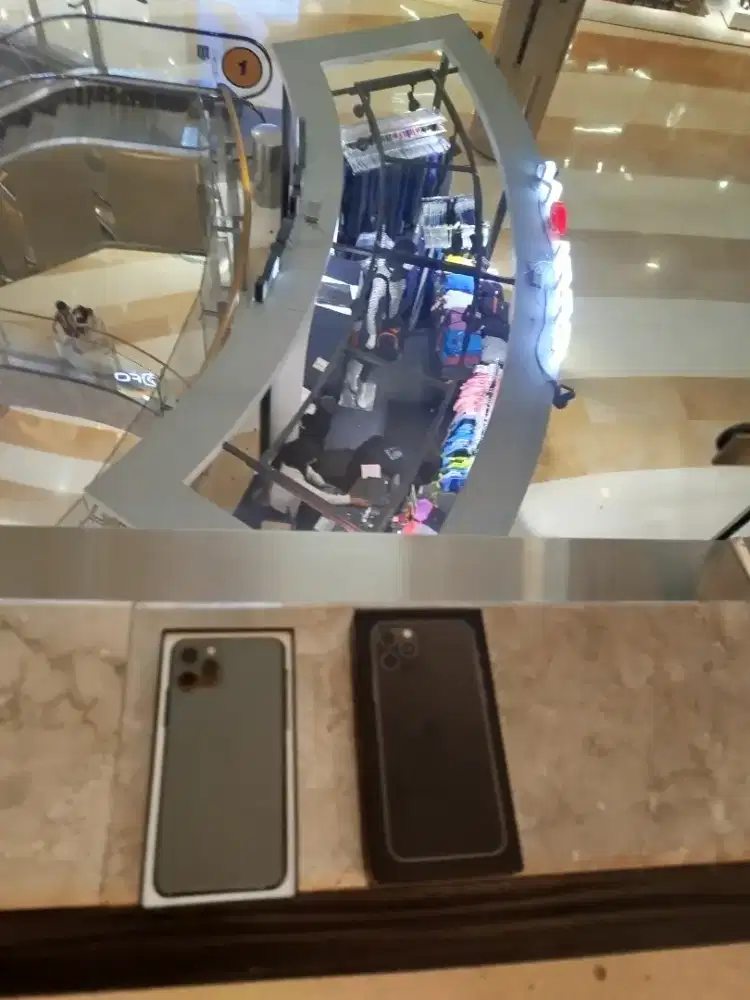 iPhone 11 pro 256gb sedalam apple