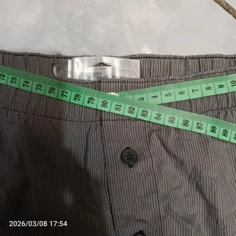 PAHAMI DESKRIPSI: Cuma 5 ribu celana pendek wanita Pria